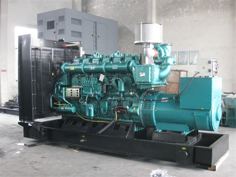 太白200KW 柴油发电机的油耗是多少？