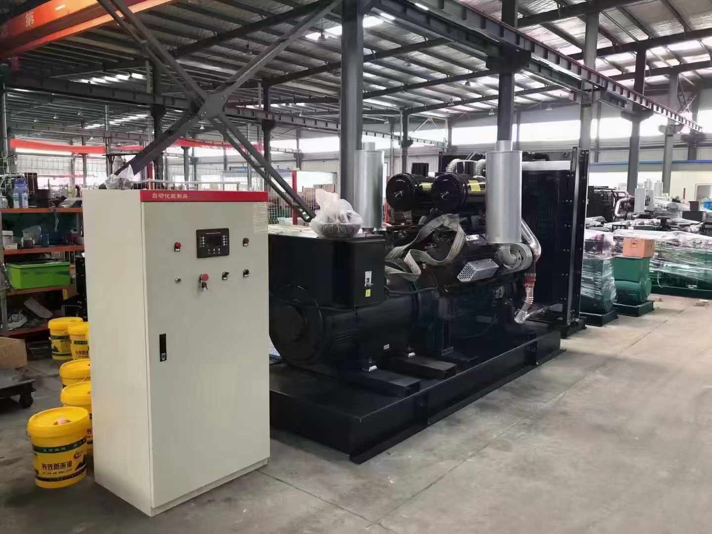 太白柴油发电机运行时的噪音和振动水平如何？