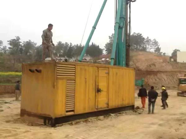太白如何判断水冷式机油散热器密封件是否需要更换？